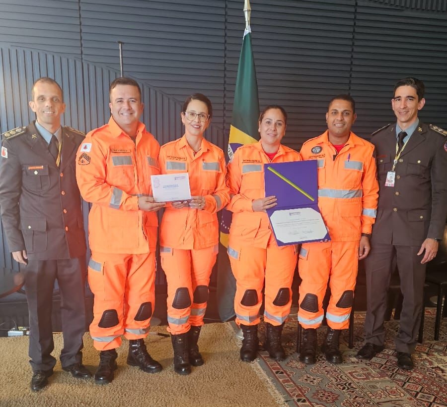 Projeto Bombeiros Sênior do CBMMG é premiado na Câmara dos Deputados em Brasília
