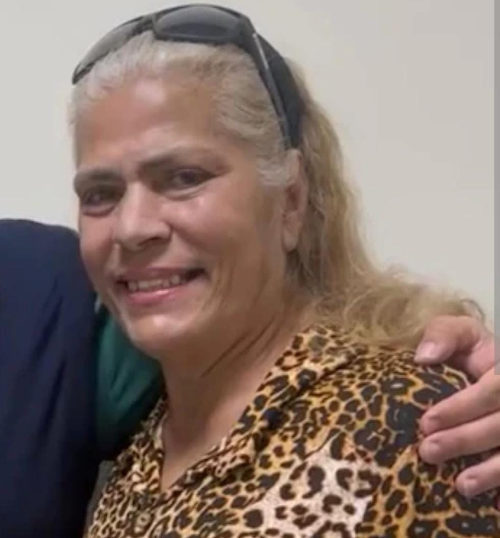 Ex-chacrete Lia Hollywood morre após um mês internada após ataque de pitbull