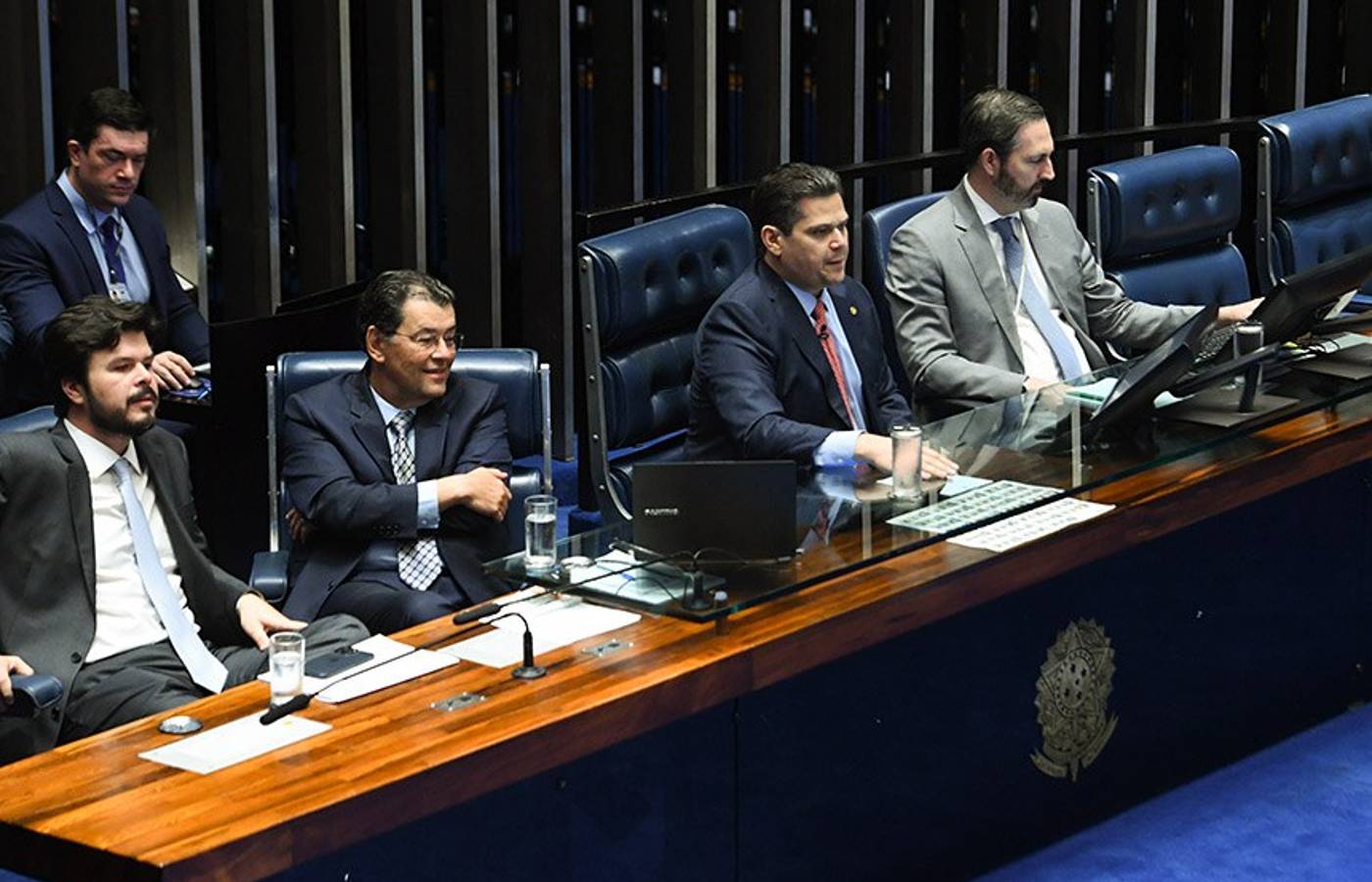 Senado aprova MP que reformula regras do setor elétrico e abre mercado livre para consumidores