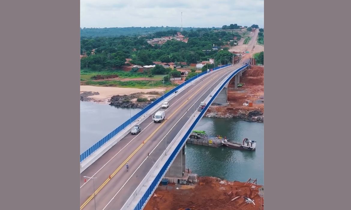 Ponte entre Tocantins e Maranhão que desabou há um ano é reinaugurada