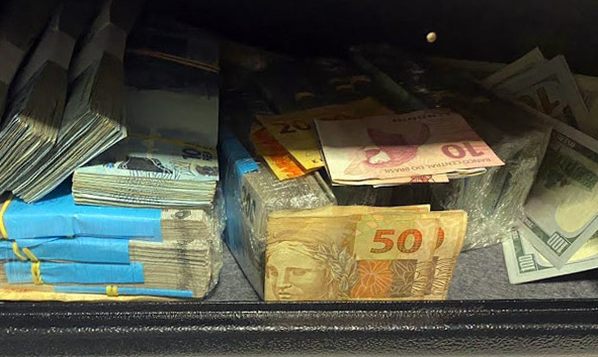 Crime organizado teve mais de R$ 900 milhões bloqueados em 2025