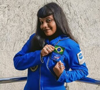 Caroline Oliveira, “Astrolinxy”: a trajetória de uma jovem que entrou para a história da ciência brasileira