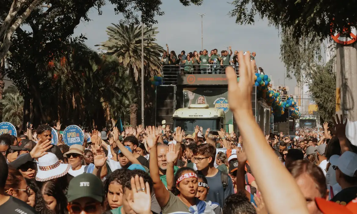 Marcha para Jesus reúne público evangélico em São Paulo