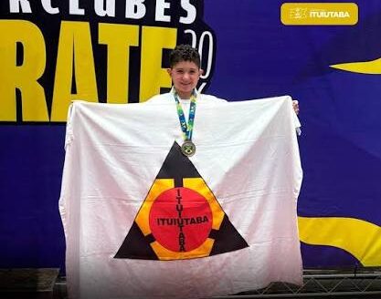 Atleta de Ituiutaba, Yuri Lacerda Ferreira brilha no Campeonato Brasileiro de Karatê e conquista vaga histórica para a grande final nacional