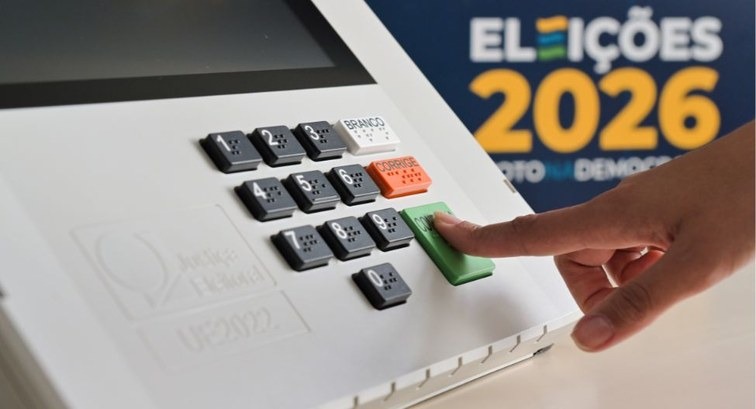 Eleitor é preso após ofender mesários e dar soco em urna eletrônica em Uberlândia