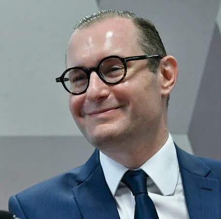 Zanin, ex advogado de Lula prorroga votação até as 19h em todo o Brasil após pedido da campanha de Lula