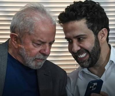 Janones é denunciado ao Ministério Público Eleitoral por canal no WhatsApp em apoio a Lula