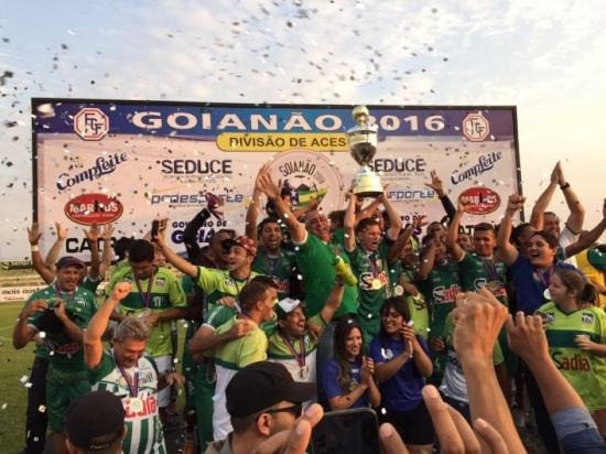 Rio Verde goleia rival por 4 a 1, conquista a Série B do Goianão e volta à elite após oito anos